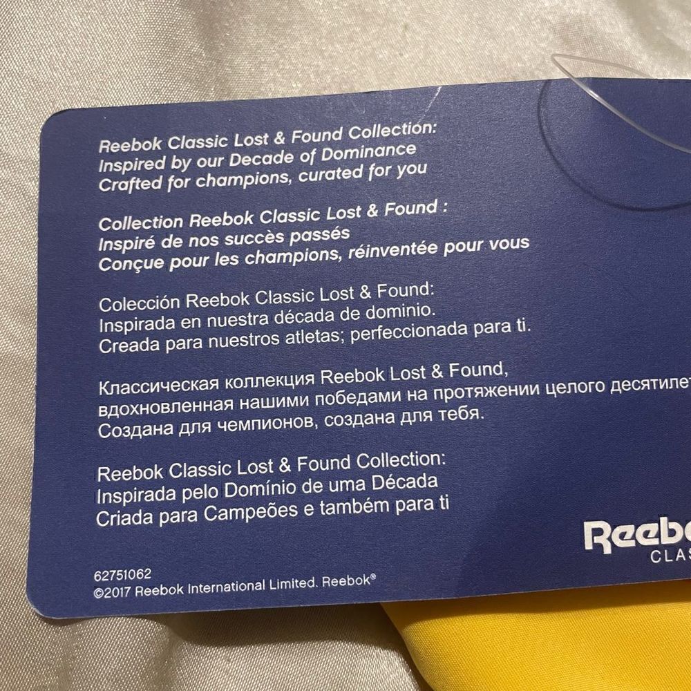 NWT Reebok Classic Vector Leggings Yellow Lost and Found Collection Size Large - Picture 5 of 5